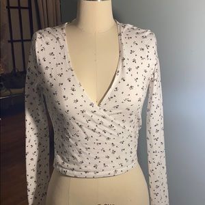 Brandy Melville floral long sleeve wrap top